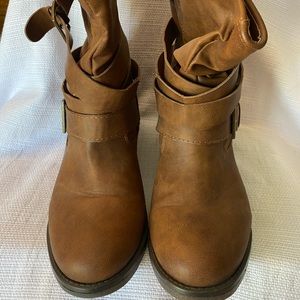 Candie’s Boots 8M